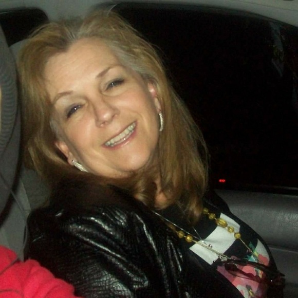 Meet your Posher, Lisa - Picture 2 of 2